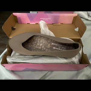 Skechers 7.5W flats